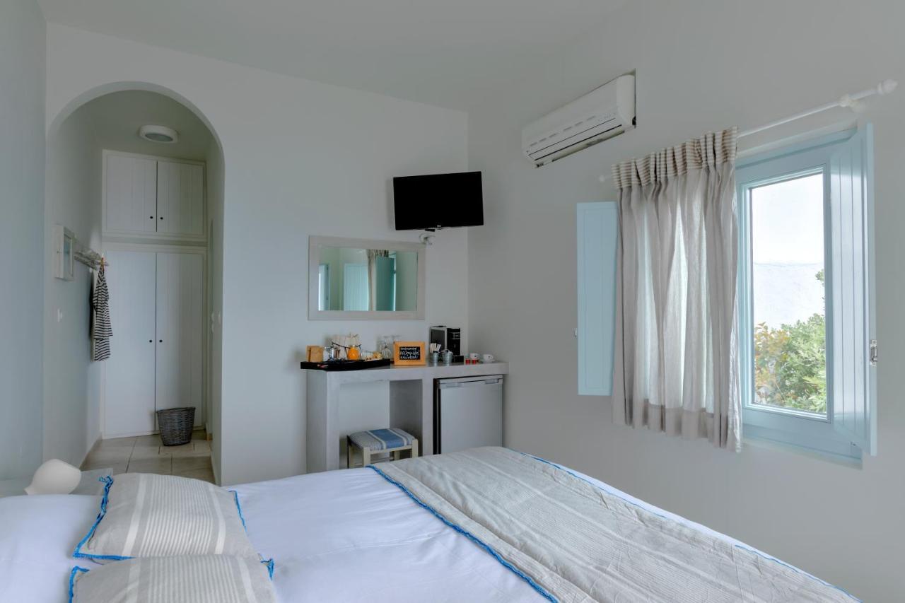 Blue Dolphins Apartments Фиростефани Экстерьер фото