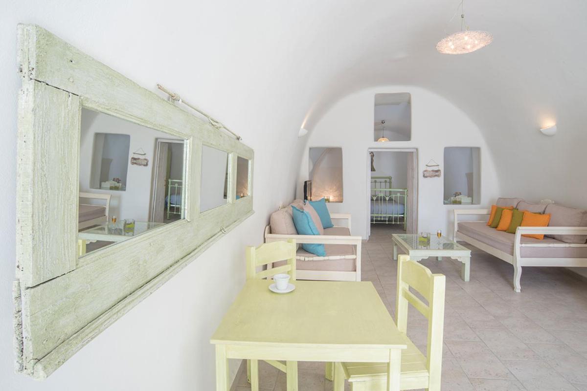 Blue Dolphins Apartments Фиростефани Экстерьер фото