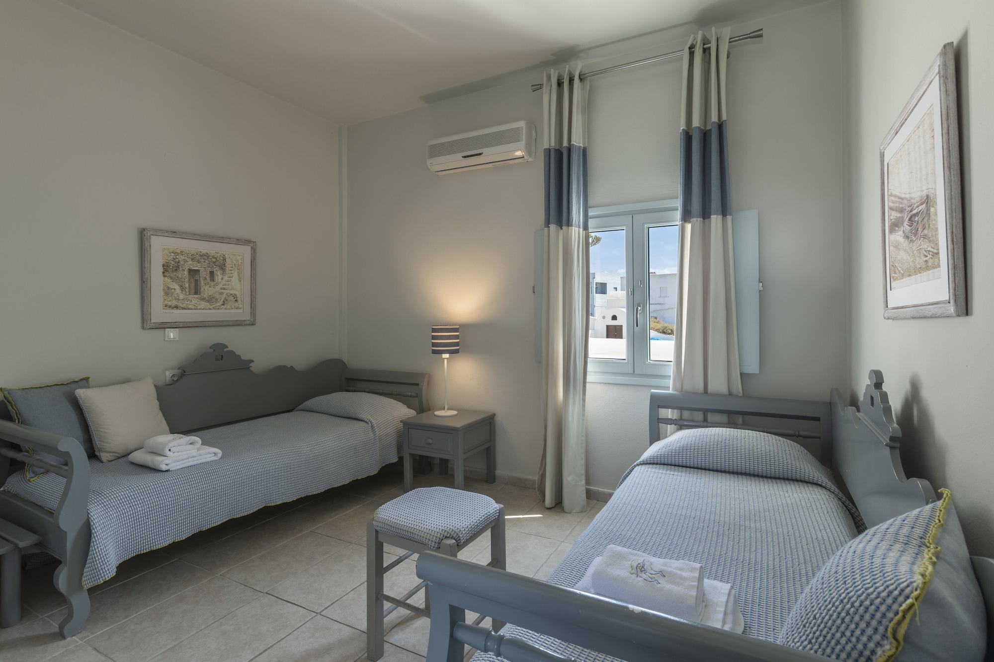 Blue Dolphins Apartments Фиростефани Экстерьер фото