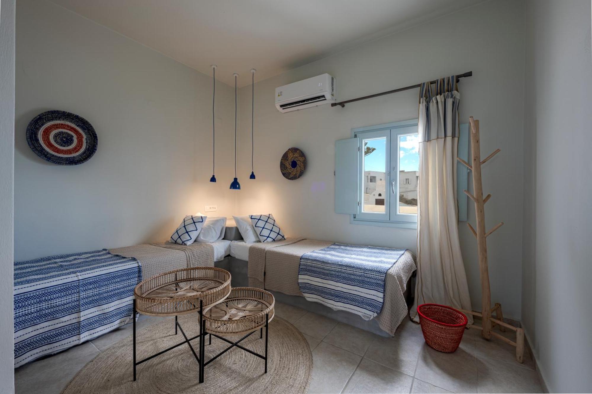 Blue Dolphins Apartments Фиростефани Экстерьер фото