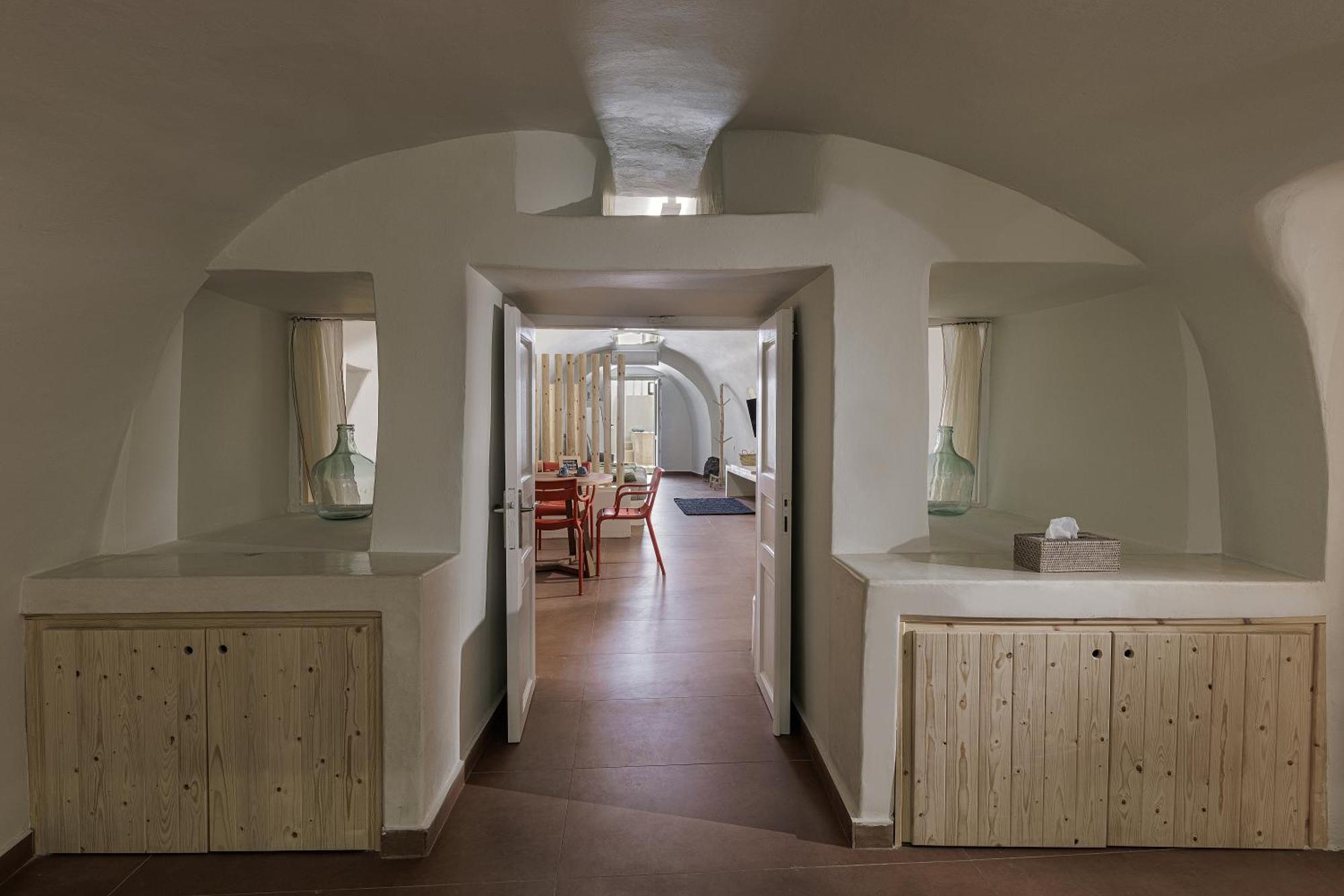 Blue Dolphins Apartments Фиростефани Экстерьер фото