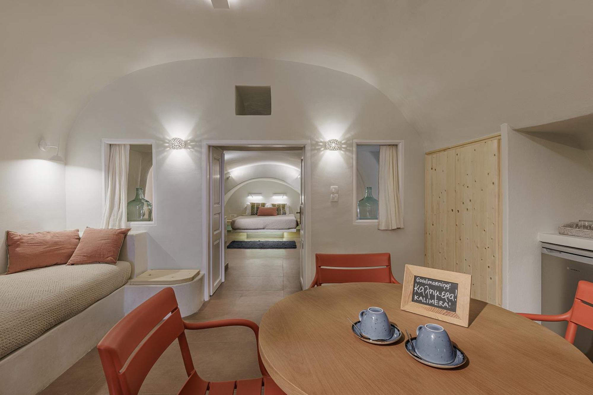 Blue Dolphins Apartments Фиростефани Экстерьер фото